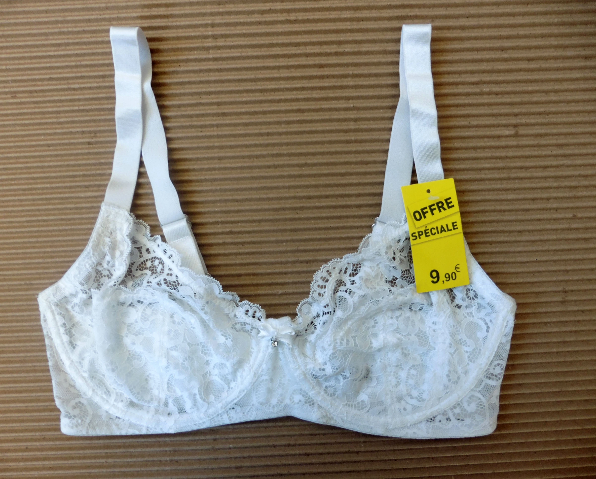 Lote de 2 sutiãs com aro de renda tamanho 95D – photo 2